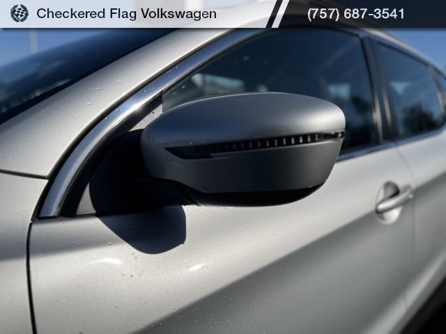 Used 2021 Nissan Rogue Sport SV image 3