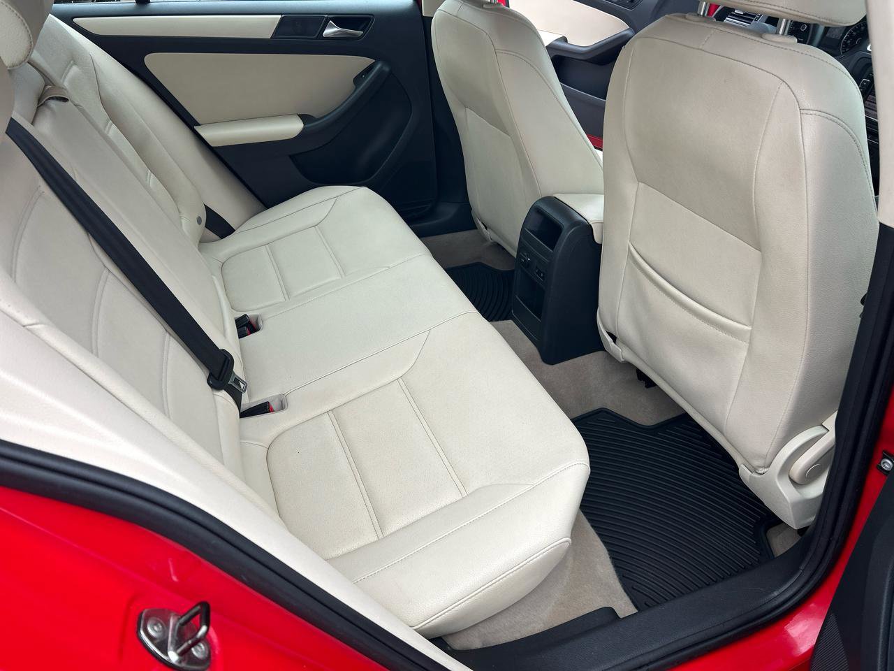 Used 2012 Volkswagen Jetta SE FWD image 14