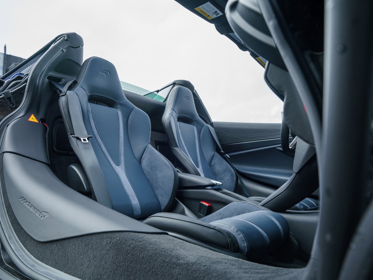 Used 2024 McLaren 750S Spider image 11