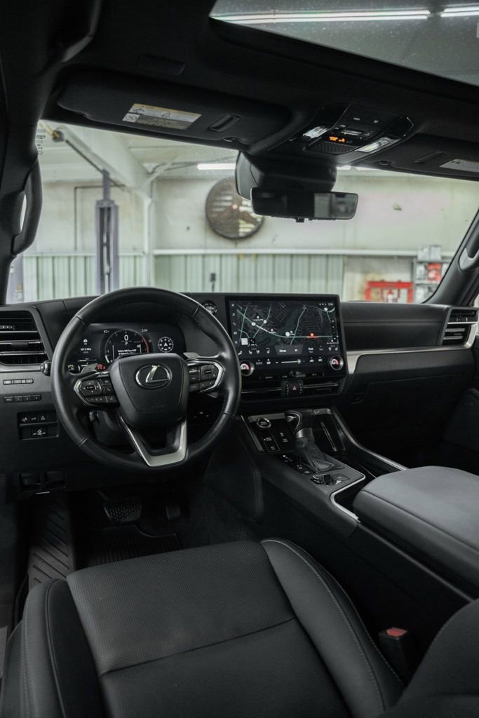 Used 2025 Lexus GX 550 w/ Cold Area Package AWD/4WD image 54