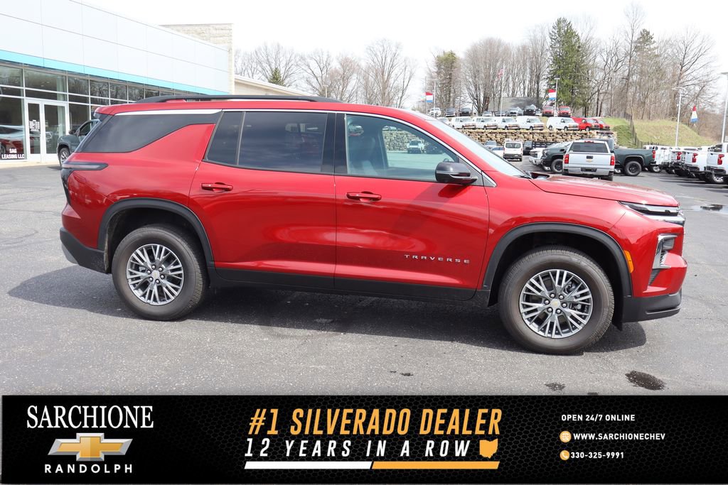 Used 2026 Chevrolet Traverse LT w/ Driver Confidence Package image 1