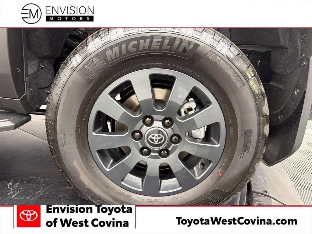 Used 2027 Toyota Land Cruiser AWD/4WD image 16