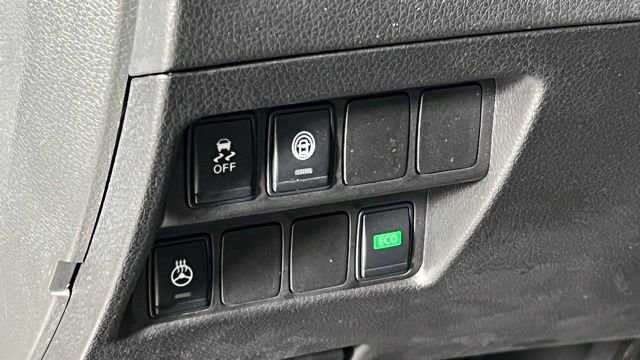 Used 2017 Nissan Rogue Sport SL w/ SL Premium Package image 22