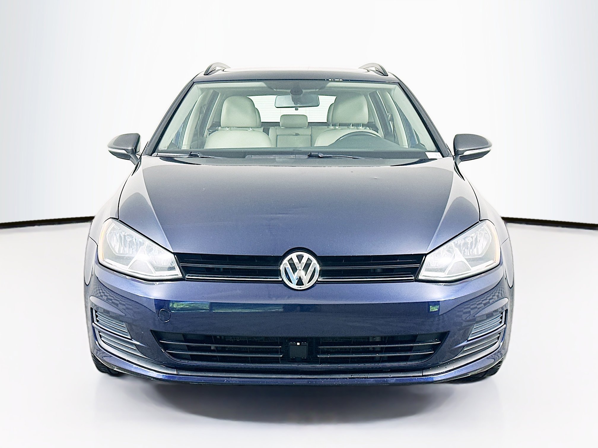 Used 2016 Volkswagen Golf Limited Edition image 2