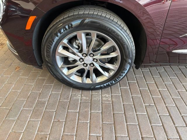 Used 2022 Buick Enclave Avenir w/ Avenir Technology Package FWD image 12