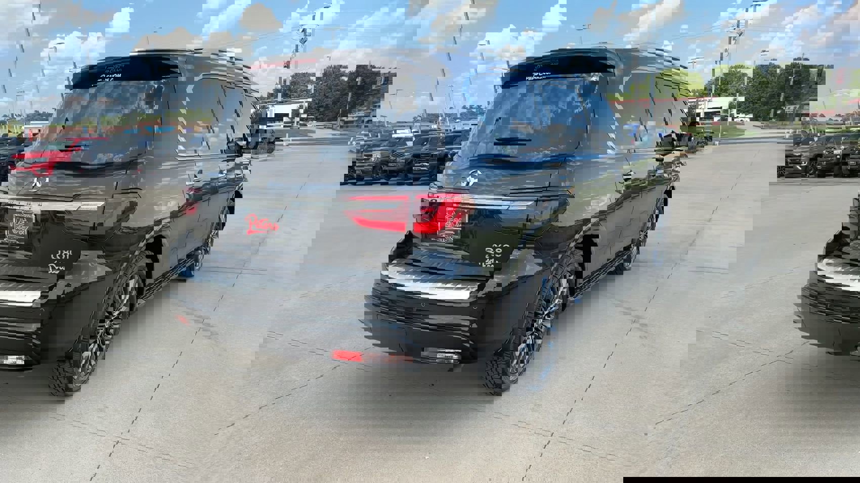 Used 2024 INFINITI QX80 Premium Select w/ All-Season Package image 8