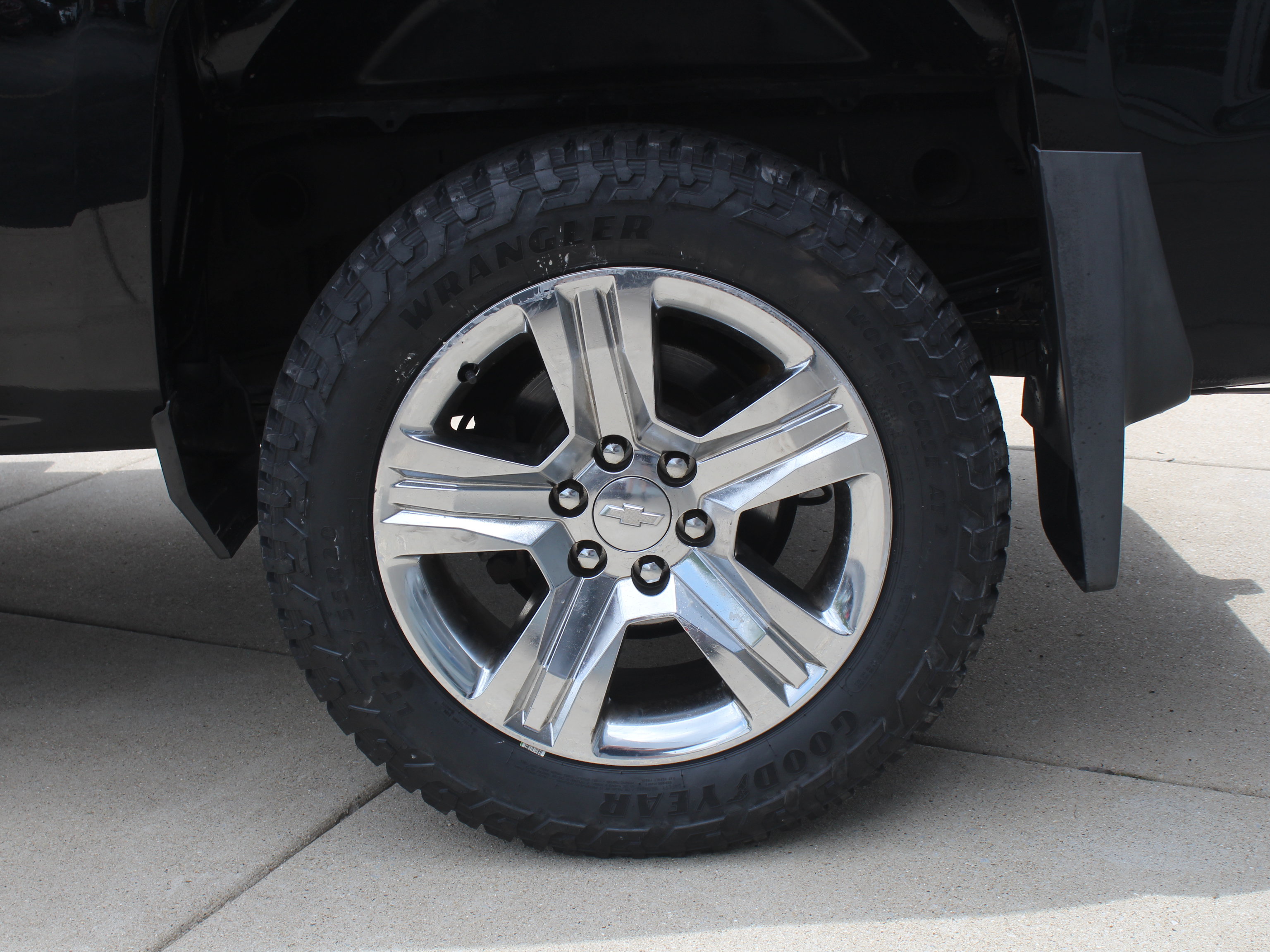 Used 2018 Chevrolet Silverado 1500 Custom w/ Custom Convenience Package AWD/4WD image 30