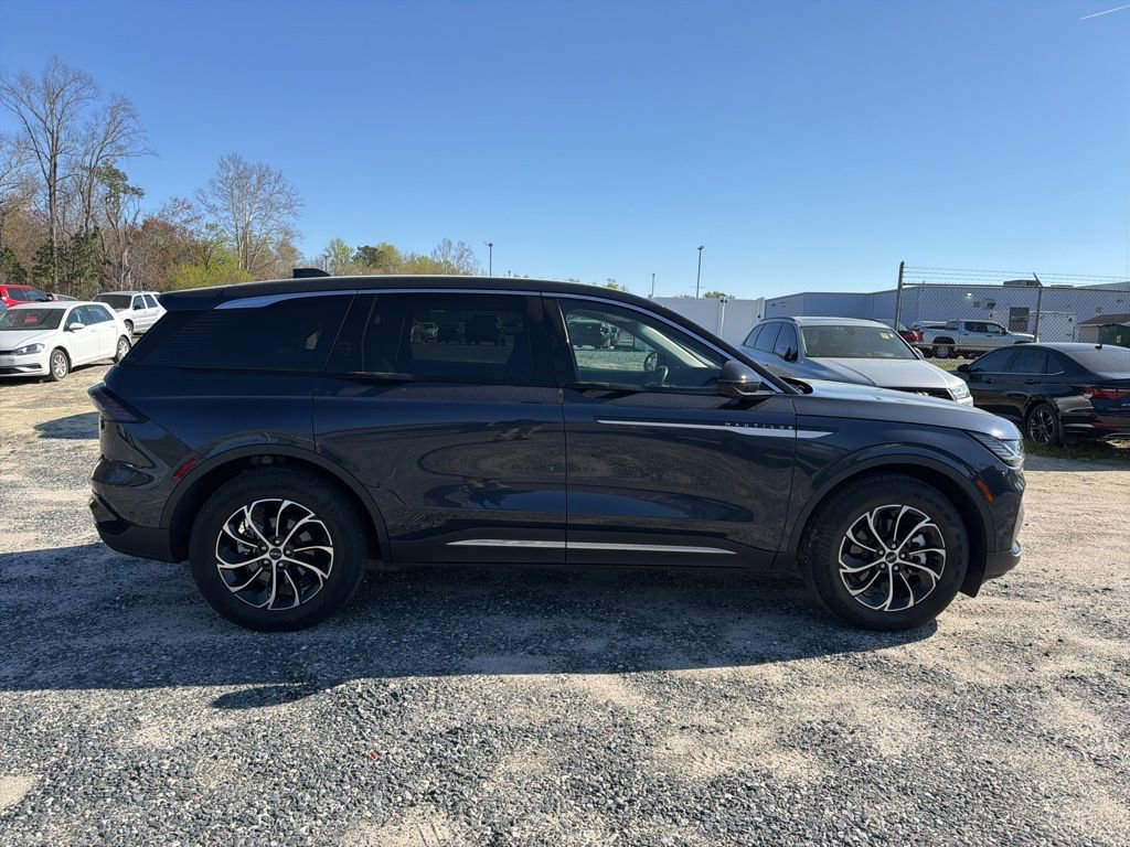 Used 2024 Lincoln Nautilus Premier image 6