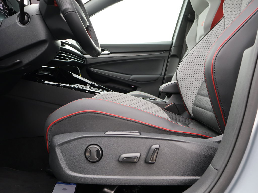 New 2026 Volkswagen GTI SE FWD image 11