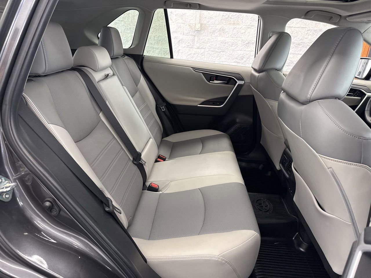 Used 2022 Toyota RAV4 Limited w/ Limited Grade Weather Package AWD/4WD image 44