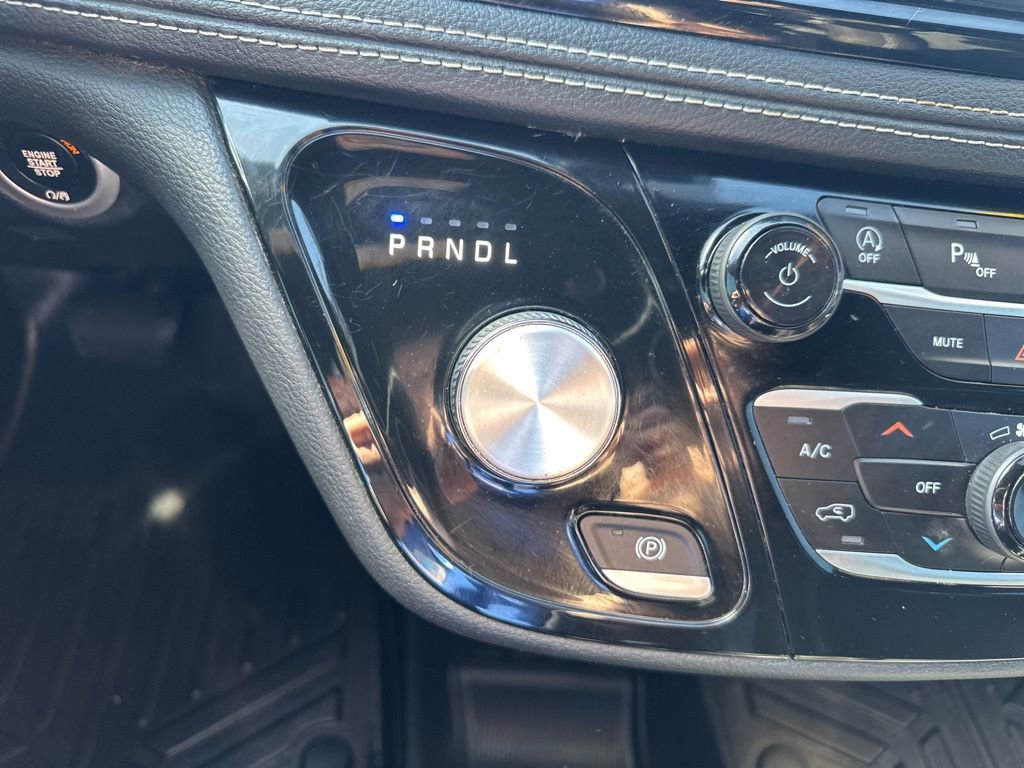 Used 2021 Chrysler Pacifica Touring w/ S Appearance Package image 5