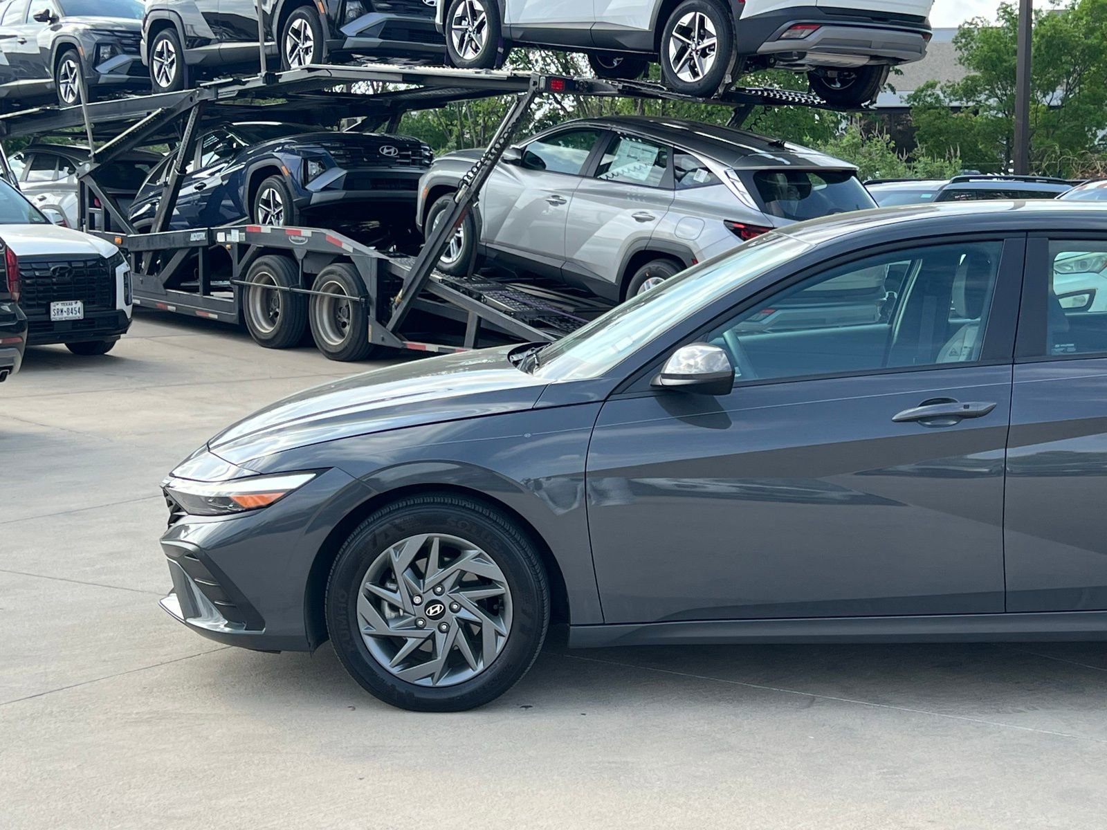 Used 2024 Hyundai Elantra SEL image 7