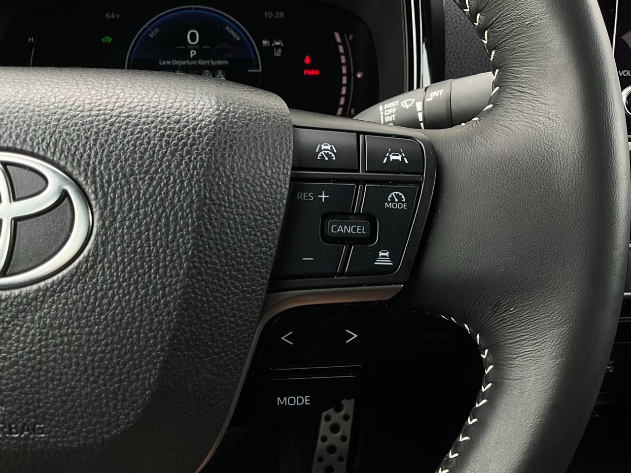 Used 2025 Toyota Camry SE image 36