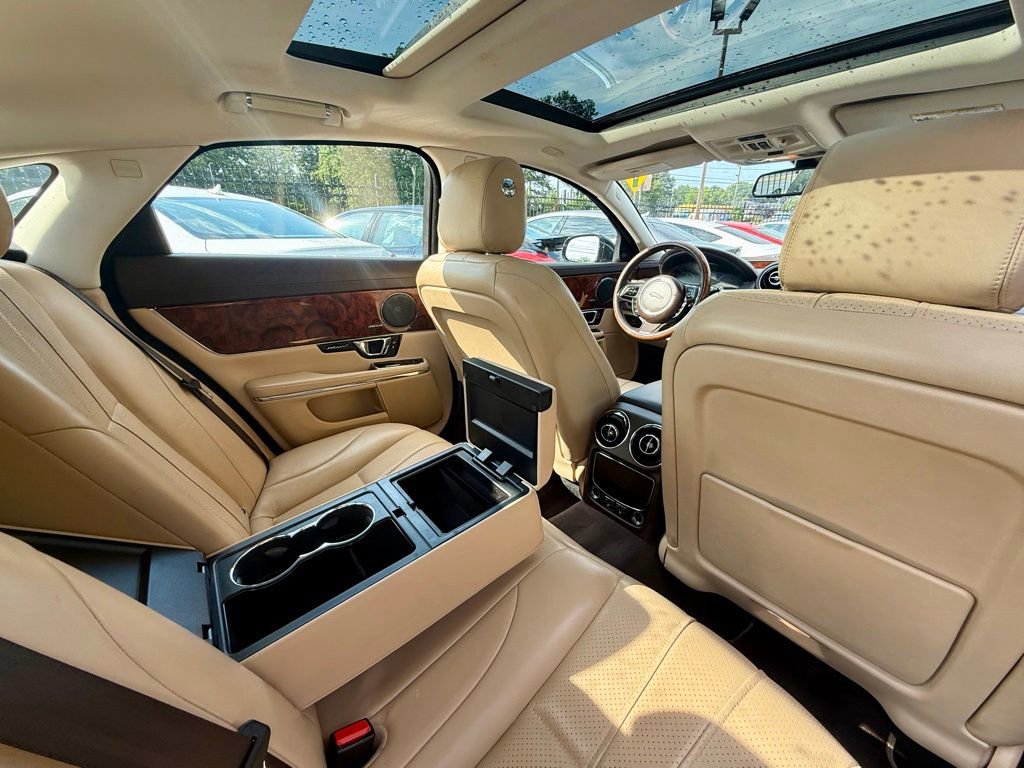 Used 2015 Jaguar XJ AWD image 32