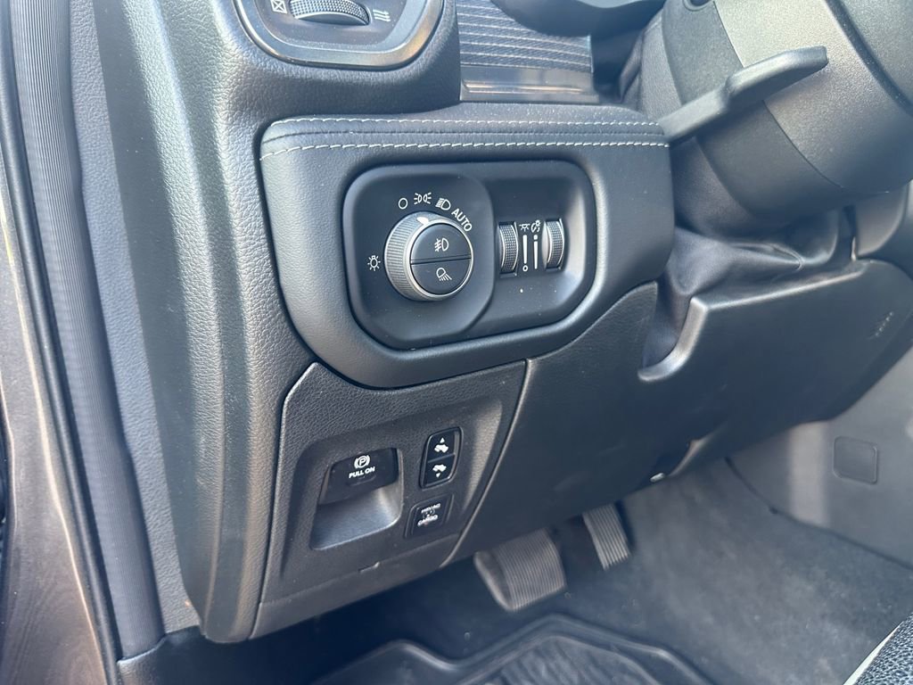 Used 2019 RAM 1500 Limited image 33