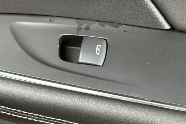 Used 2023 Buick Envision Essence FWD image 22