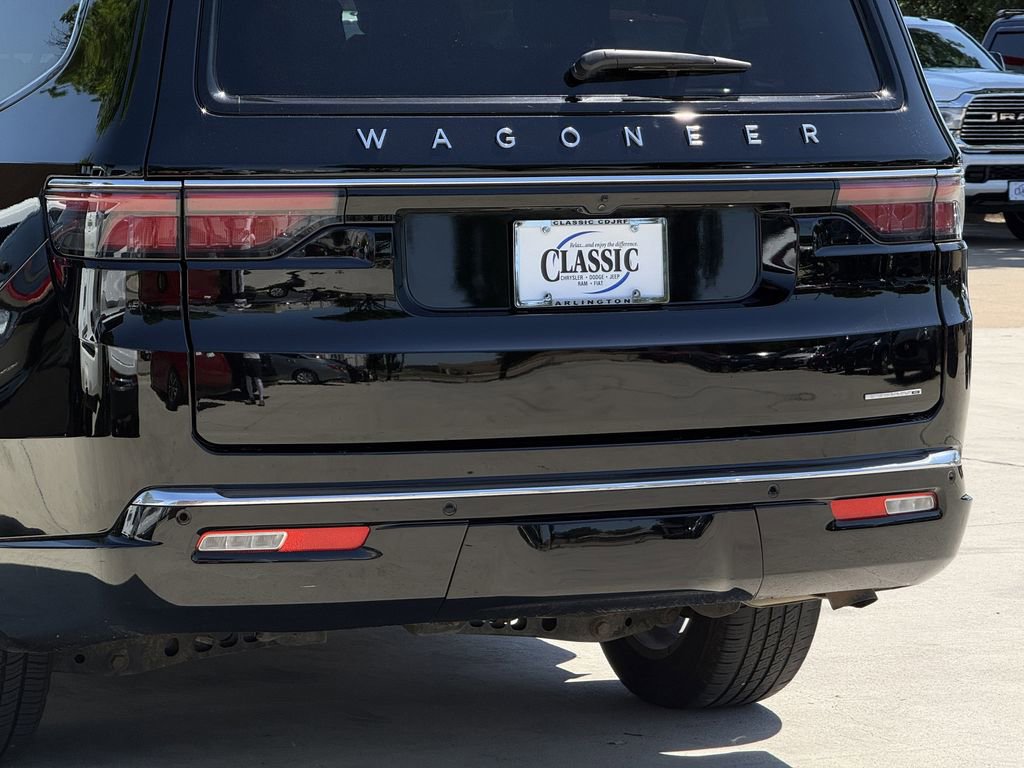 Used 2024 Jeep Wagoneer L Series III w/ Flexible Seating Group AWD/4WD image 6
