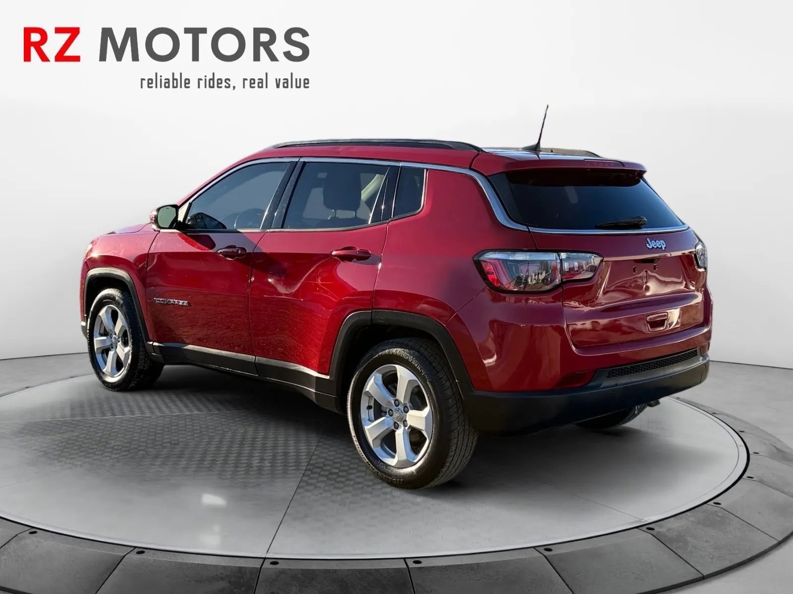 Used 2019 Jeep Compass Latitude w/ Popular Equipment Group image 3