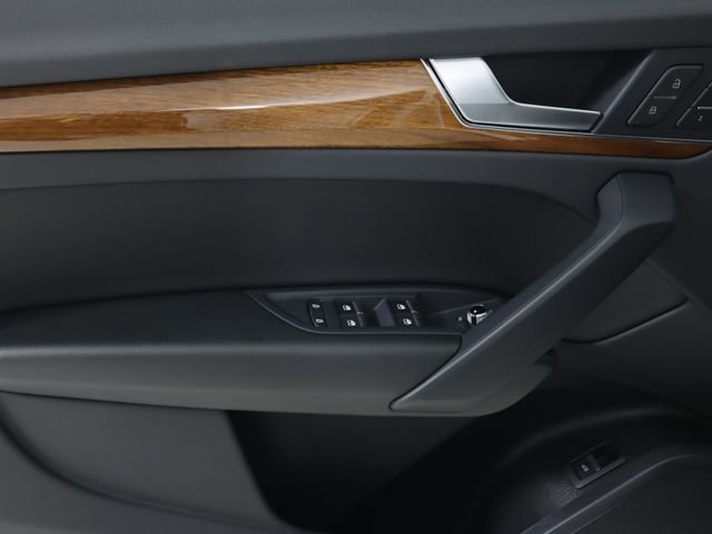 Certified 2023 Audi Q5 2.0T Premium w/ Convenience Package image 11