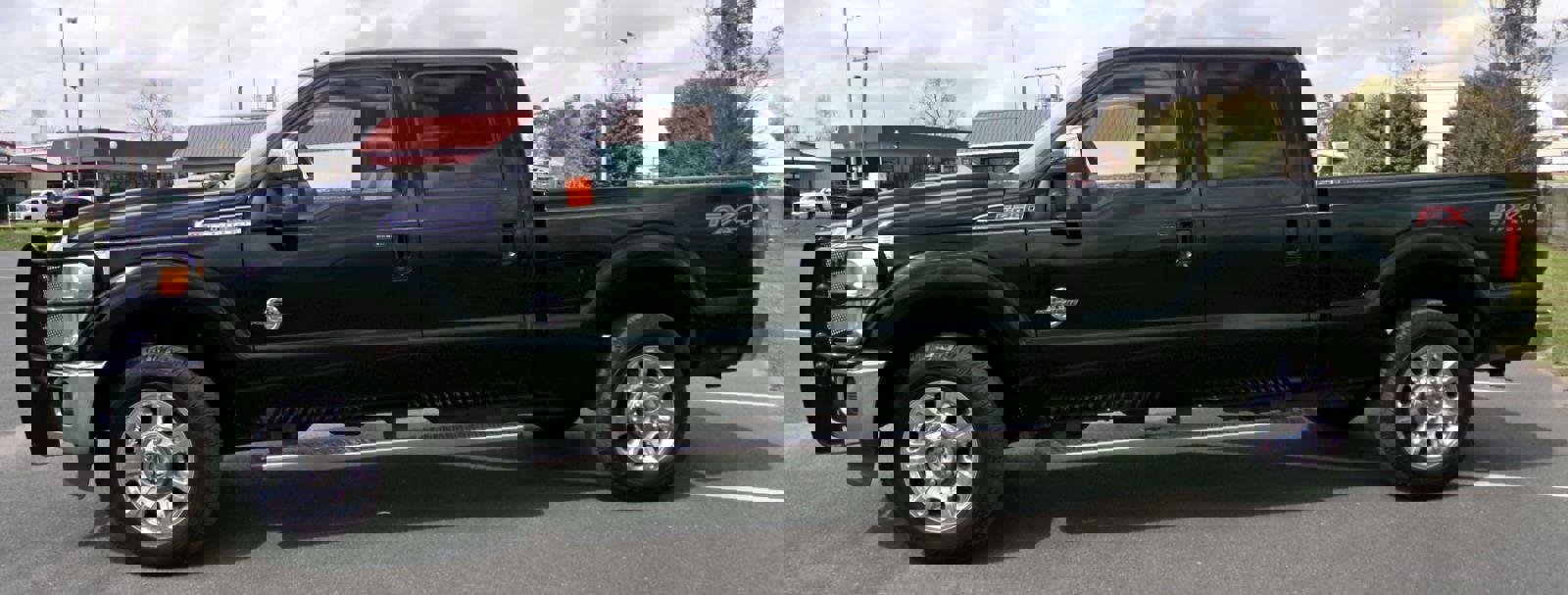 Used 2016 Ford F250 Lariat w/ Chrome Package image 2