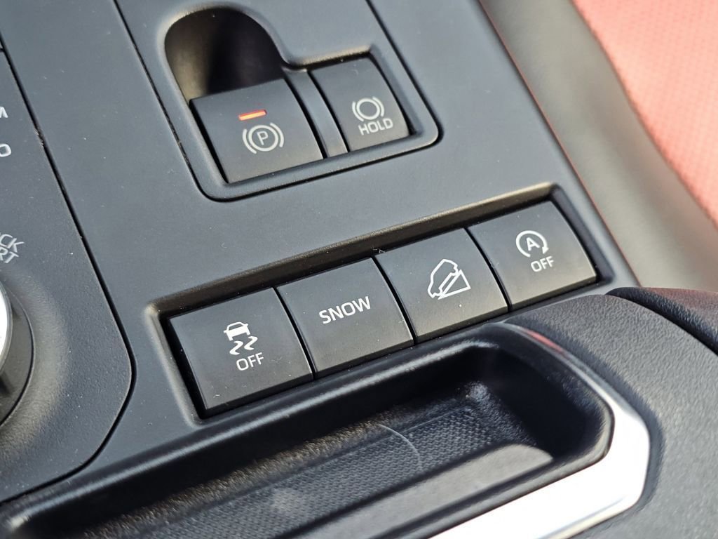 Used 2021 Toyota Highlander XSE AWD/4WD image 11