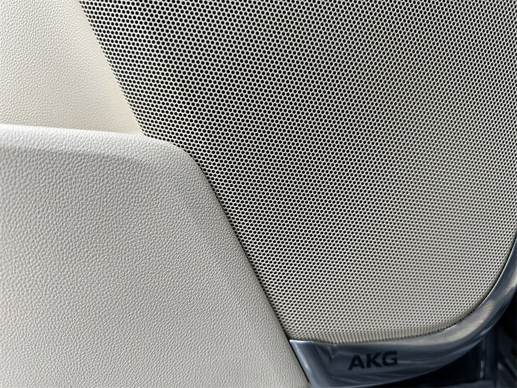 Used 2024 Cadillac Escalade Premium Luxury image 26