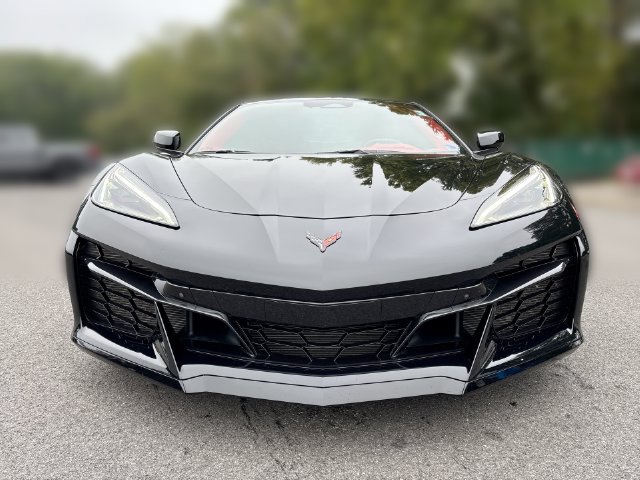 Used 2024 Chevrolet Corvette Z06 RWD image 3