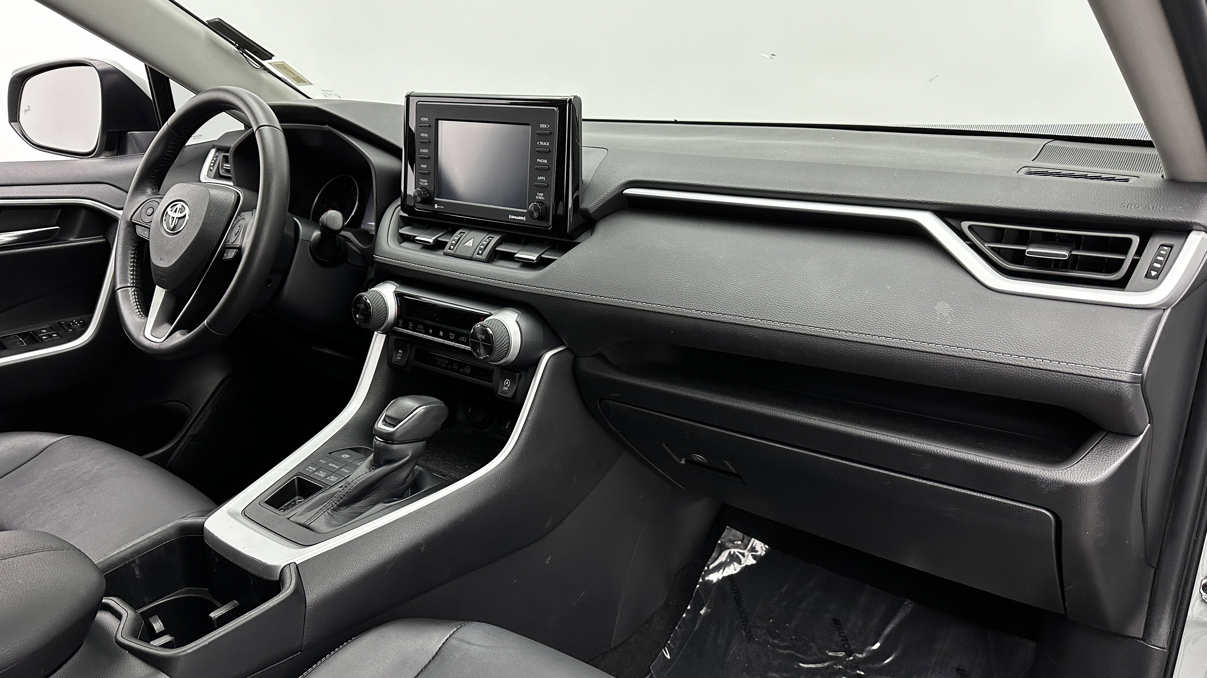 Used 2022 Toyota RAV4 XLE Premium image 36