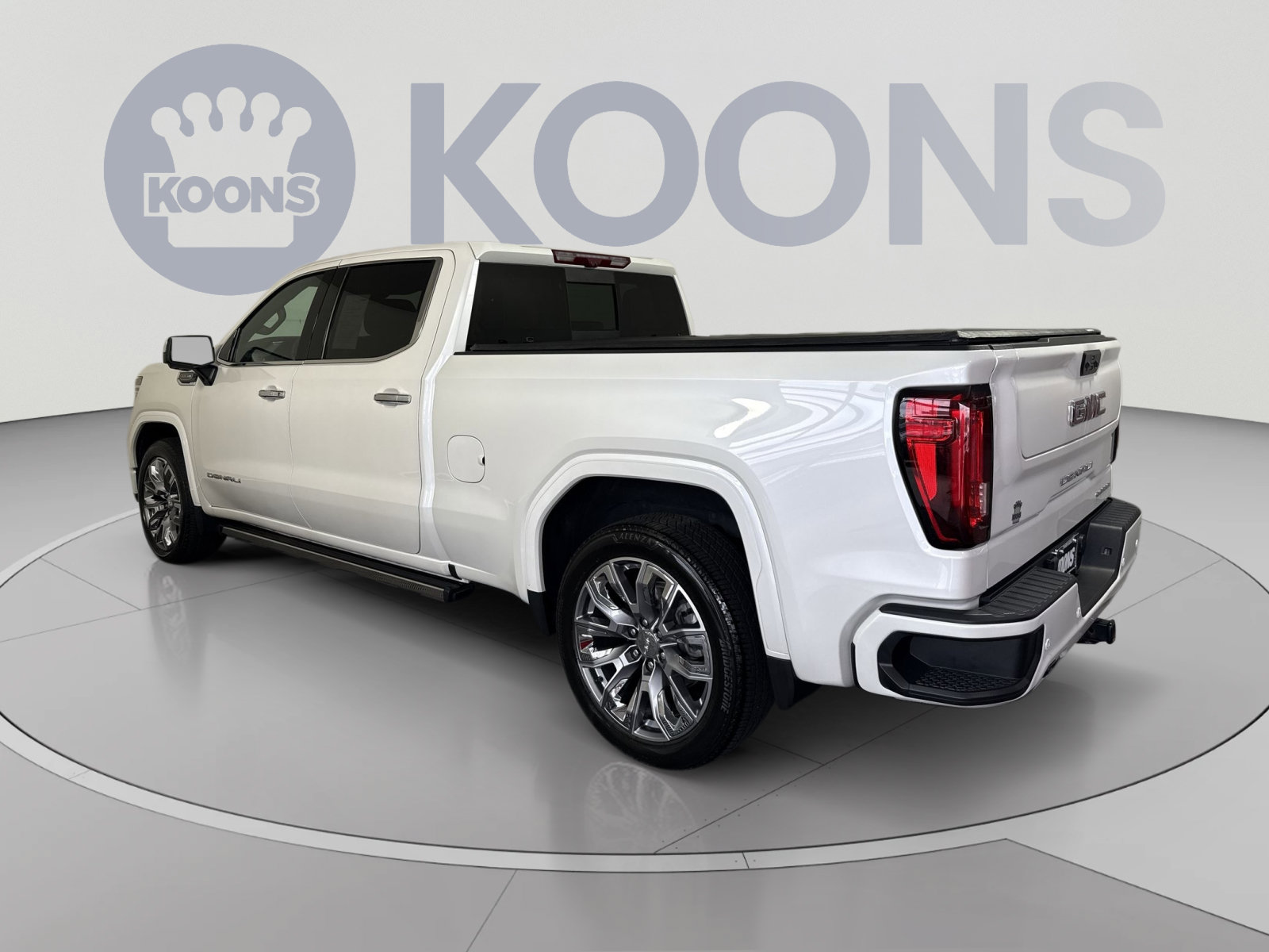 Used 2024 GMC Sierra 1500 Denali w/ Denali Reserve Package AWD/4WD image 4
