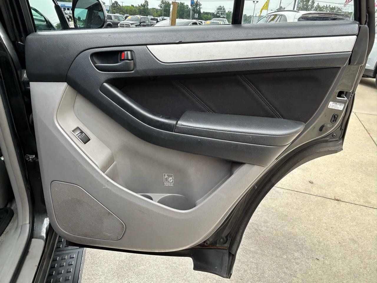 Used 2007 Toyota 4Runner SR5 AWD/4WD image 15