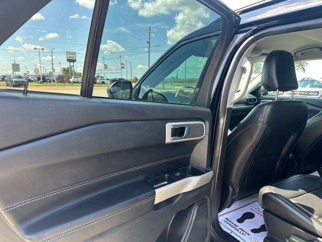 Used 2021 Ford Explorer XLT w/ Equipment Group 202A RWD image 27
