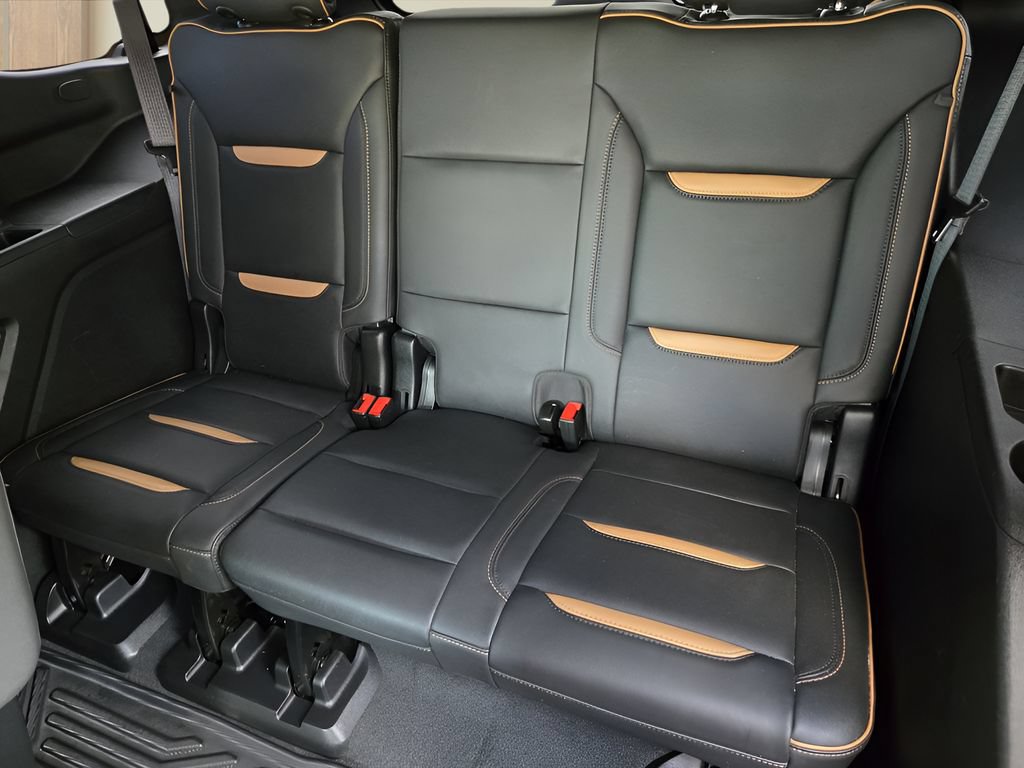 Used 2024 GMC Yukon AT4 w/ Technology Package AWD/4WD image 29
