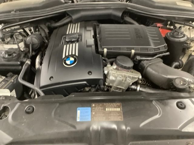 Used 2010 BMW 535i xDrive Sedan AWD/4WD image 16