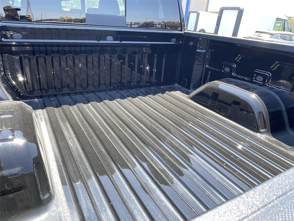 Used 2025 Chevrolet Silverado 1500 LT Trail Boss w/ Convenience Package II image 28