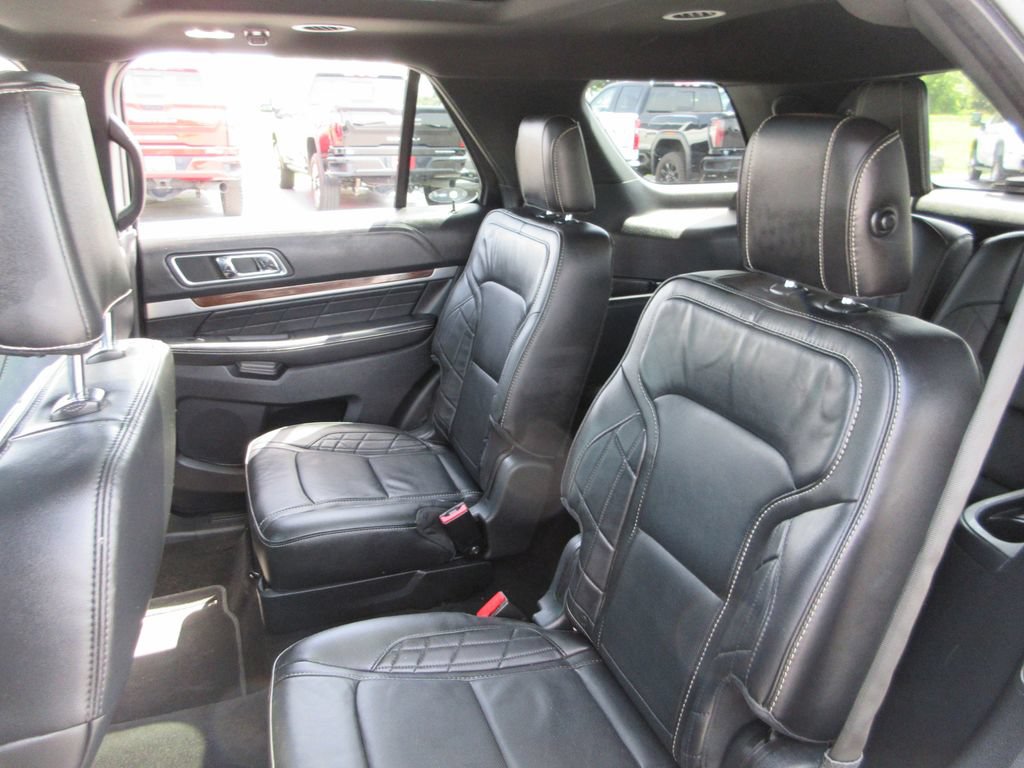 Used 2018 Ford Explorer Platinum AWD/4WD image 23