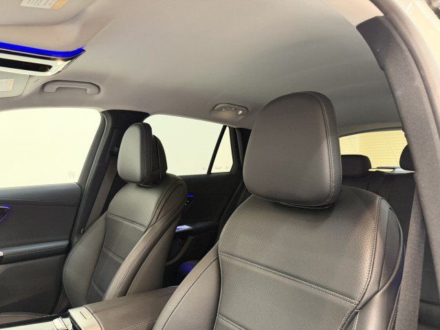 Used 2024 Mercedes-Benz GLC 300 4MATIC image 10