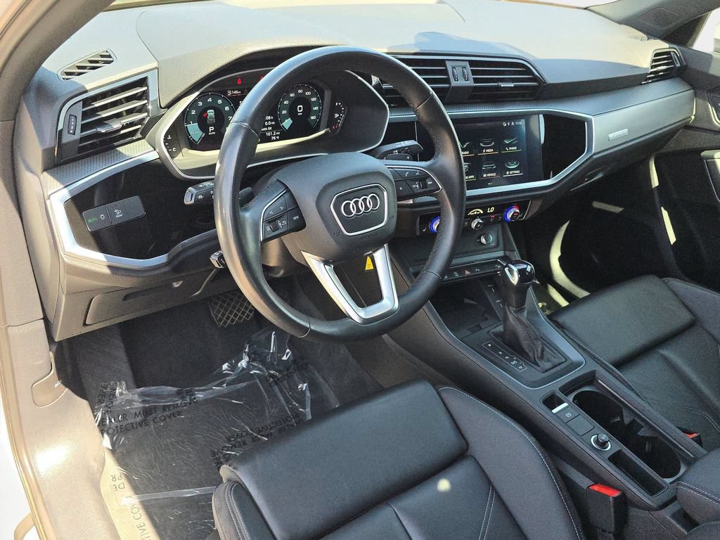 Used 2022 Audi Q3 2.0T Premium Plus w/ Premium Plus Package AWD/4WD image 19