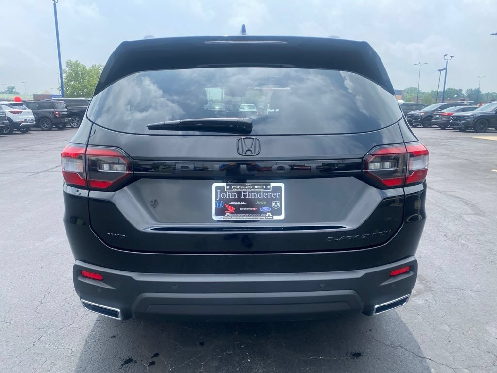 Used 2025 Honda Pilot Black Edition image 4