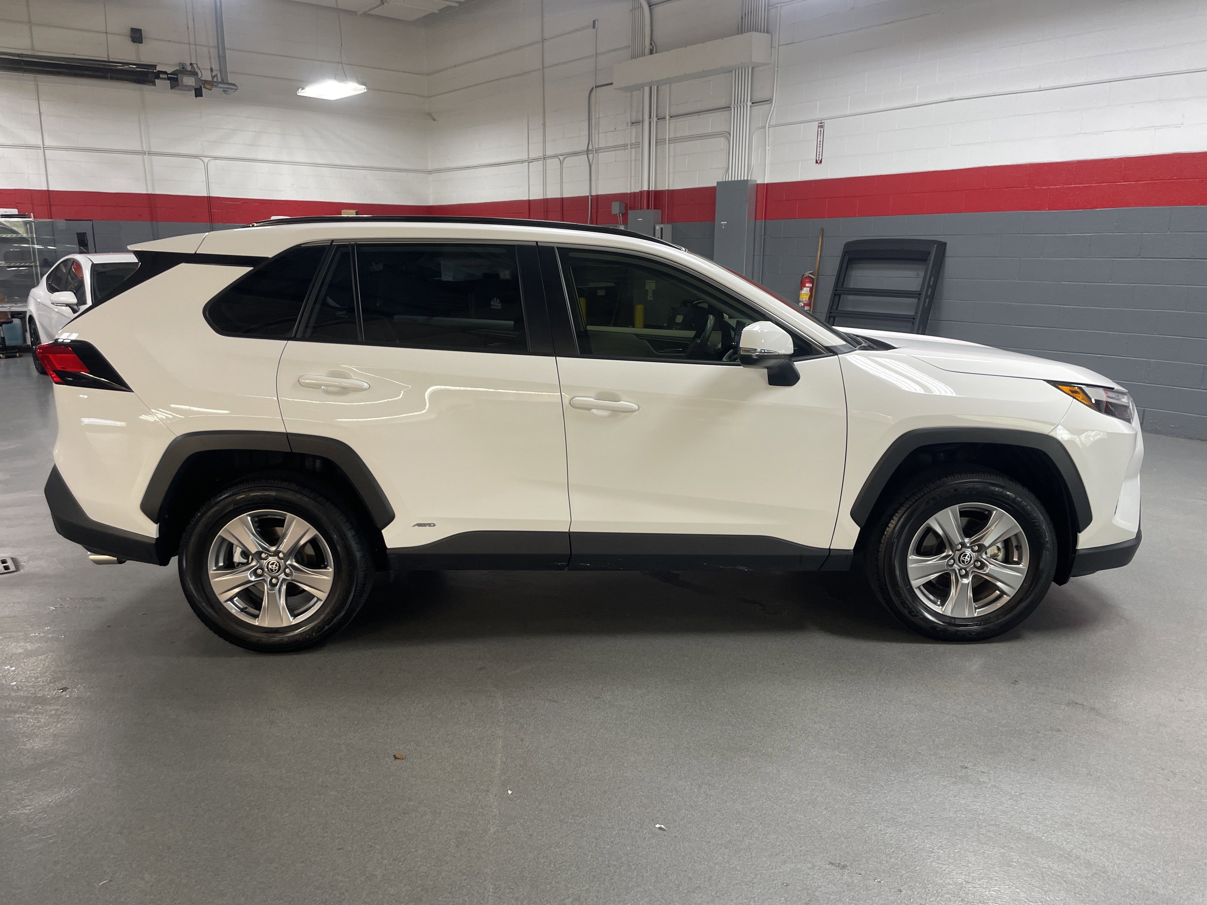 Used 2025 Toyota RAV4 XLE image 11