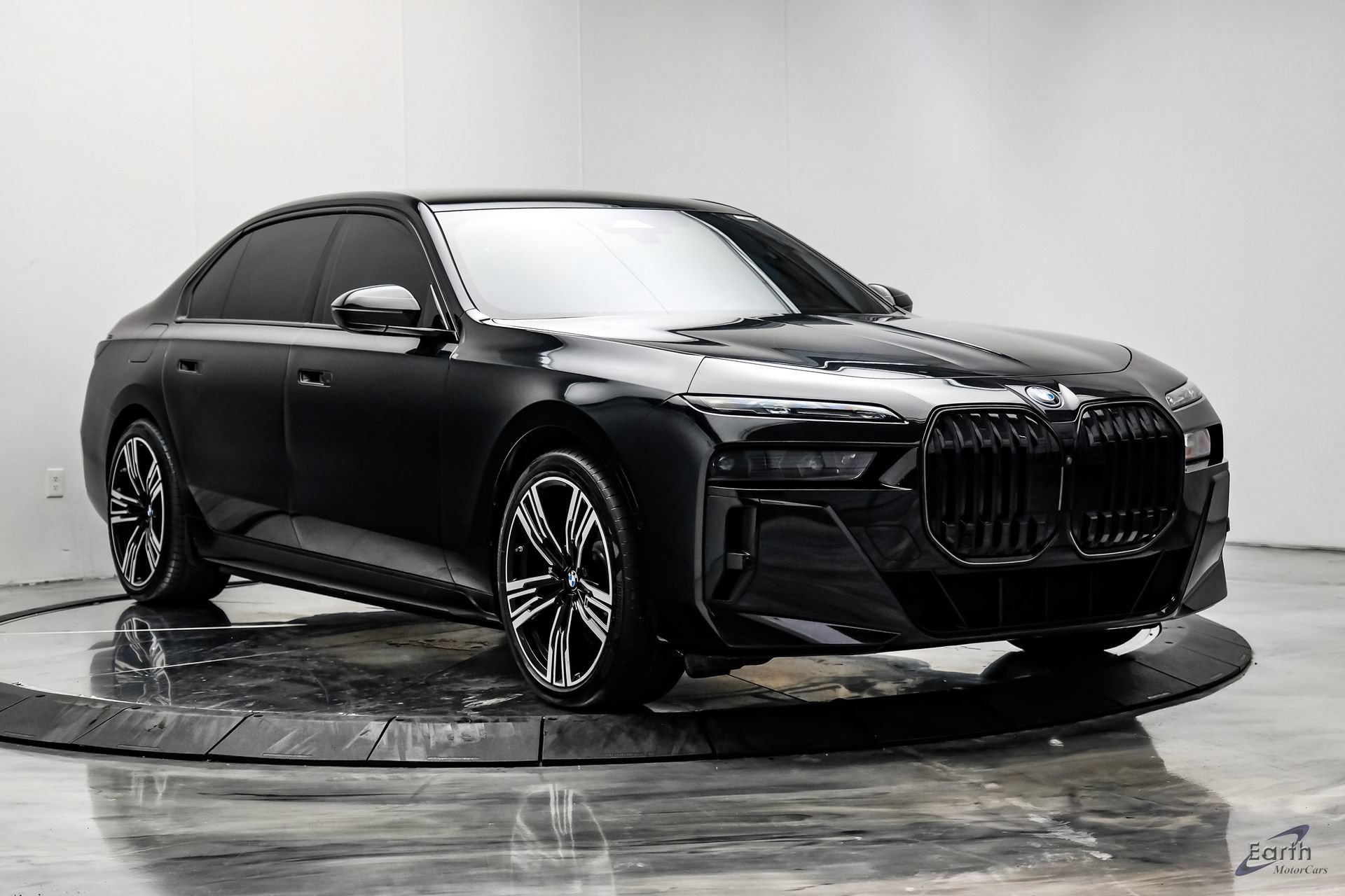 Used 2025 BMW i7 xDrive60 w/ Executive Package AWD/4WD image 24