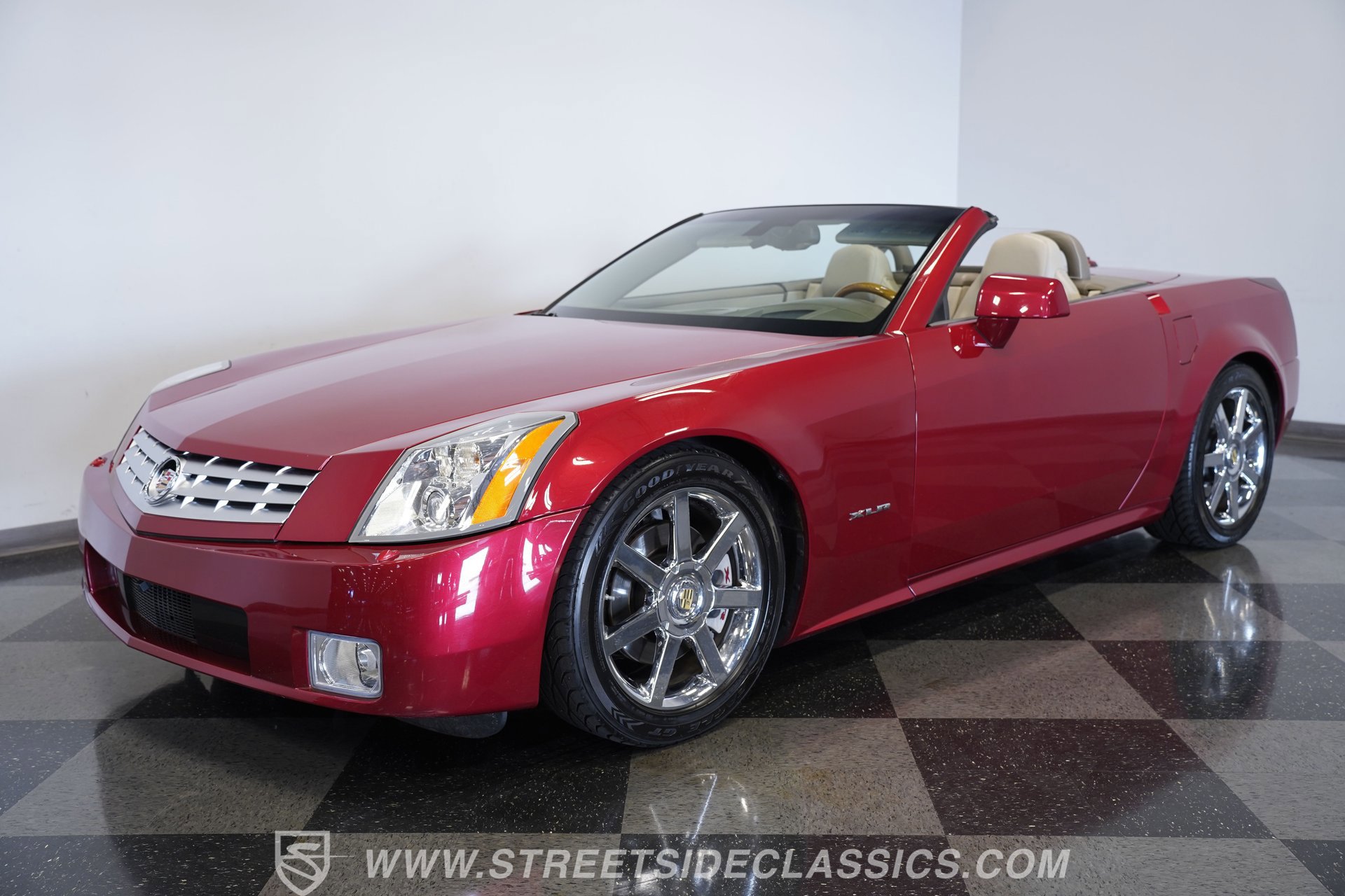 Used 2005 Cadillac XLR image 5