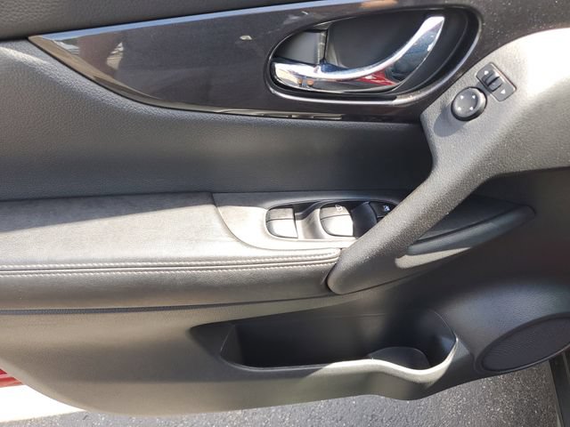 Used 2017 Nissan Rogue S AWD/4WD image 20