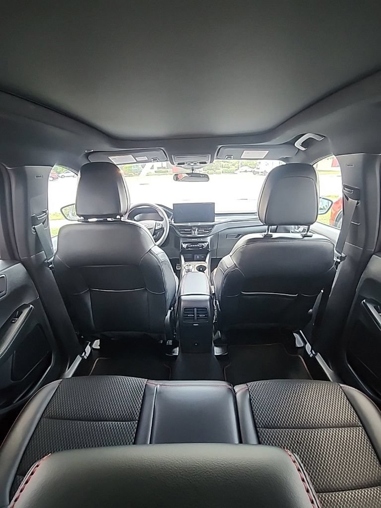 Used 2023 Ford Escape ST-Line w/ Tech Pack #1 AWD/4WD image 13
