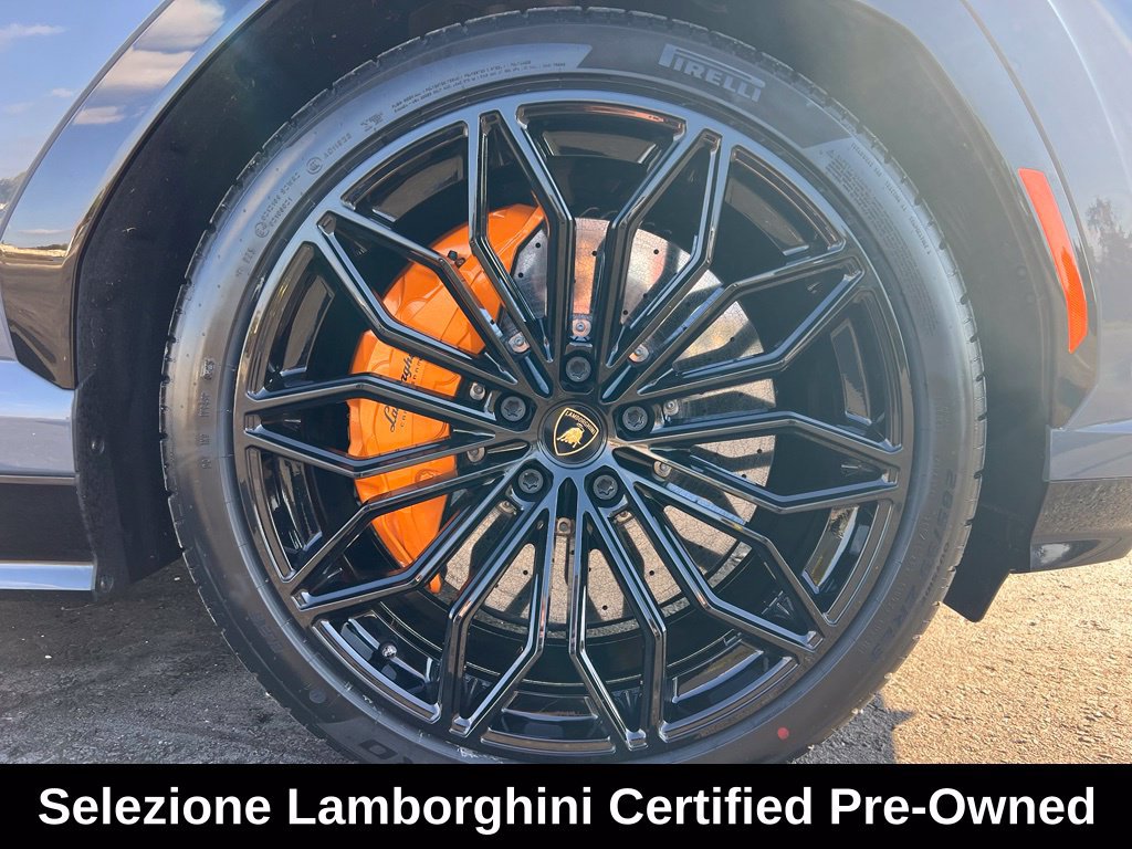 Used 2025 Lamborghini Urus SE AWD/4WD image 14
