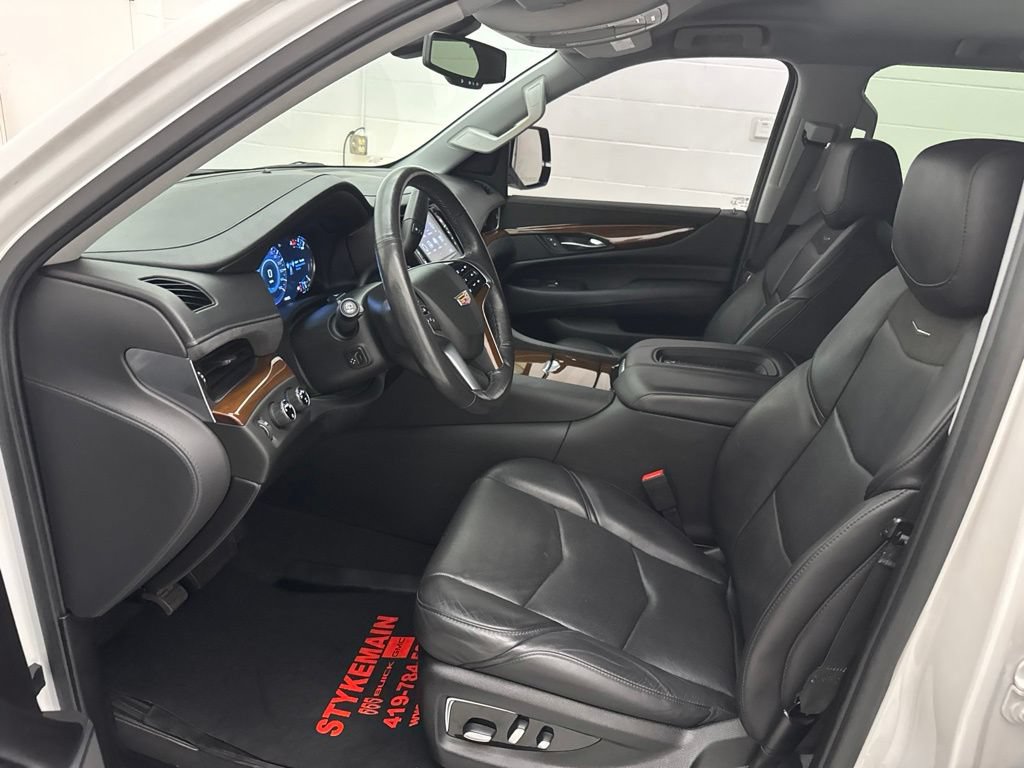 Used 2020 Cadillac Escalade ESV 4WD image 19