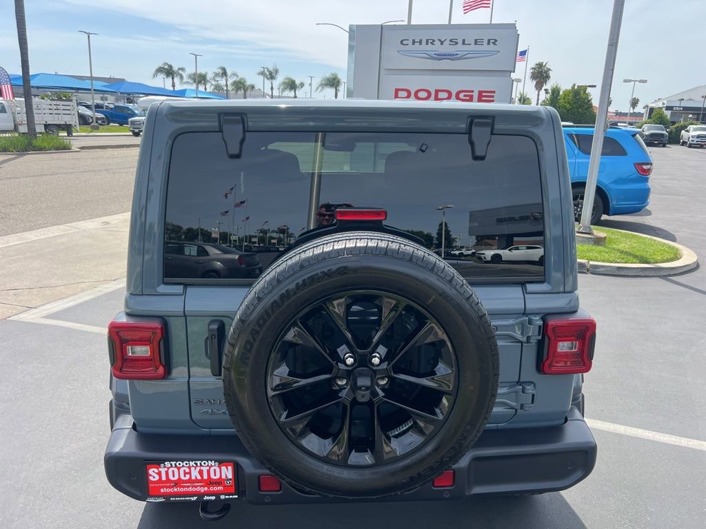 Used 2025 Jeep Wrangler Unlimited Sahara w/ Safety Group AWD/4WD image 22