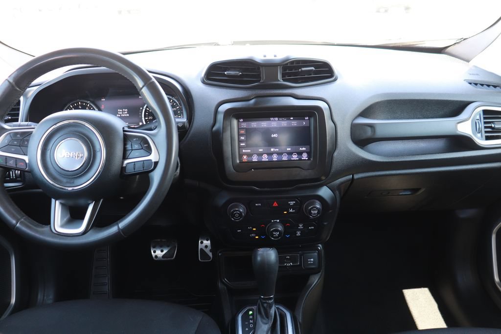 Used 2021 Jeep Renegade Latitude FWD image 14