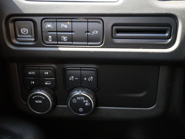 Used 2022 Chevrolet Suburban RST w/ Sport Performance Package AWD/4WD image 16