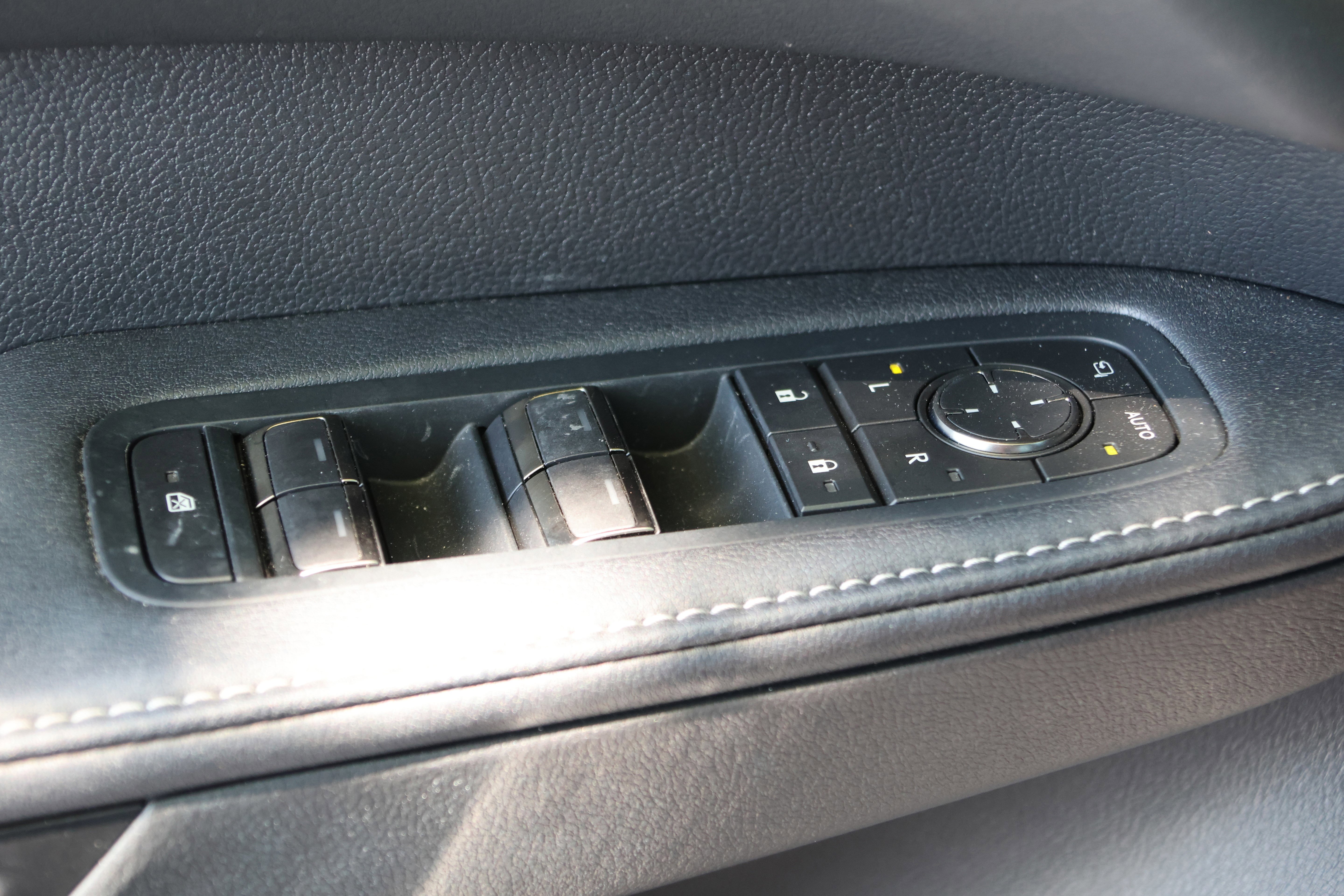 Used 2023 Lexus RX 500h F Sport w/ Accessory Package (Z1) AWD/4WD image 14