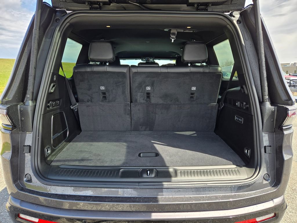 New 2026 Jeep Grand Wagoneer Limited AWD/4WD image 30